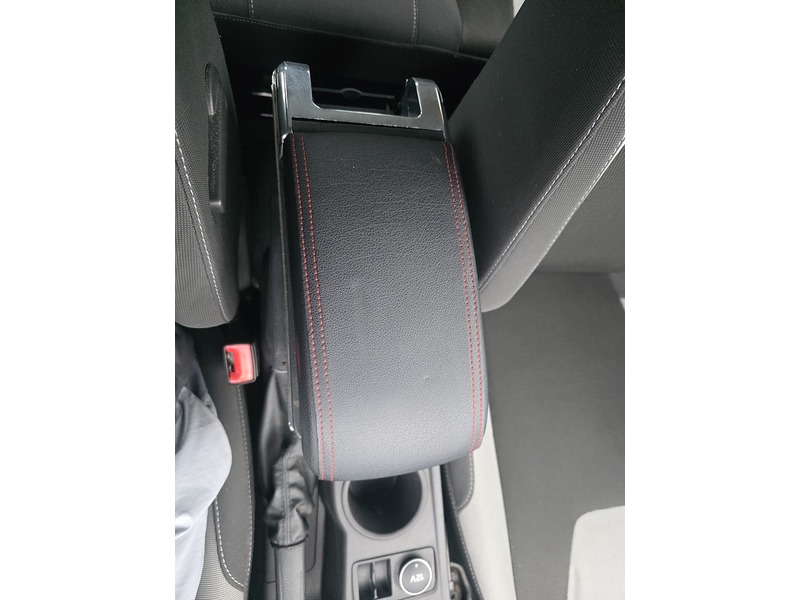 Ford Focus 1.6 Zetec Hatchback 5dr Petrol Powershift Euro 5 (125 ps) - U2147