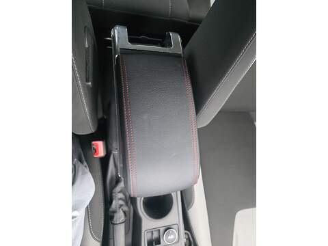 Ford Focus 1.6 Zetec Hatchback 5dr Petrol Powershift Euro 5 (125 ps) - U2147