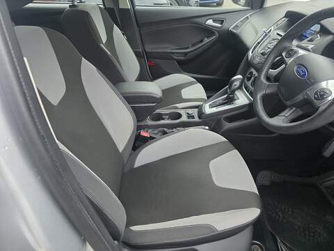 Ford Focus 1.6 Zetec Hatchback 5dr Petrol Powershift Euro 5 (125 ps) - U2147
