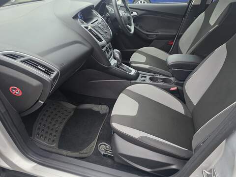 Ford Focus 1.6 Zetec Hatchback 5dr Petrol Powershift Euro 5 (125 ps) - U2147