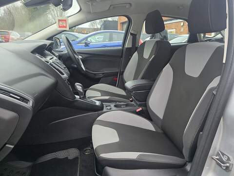 Ford Focus 1.6 Zetec Hatchback 5dr Petrol Powershift Euro 5 (125 ps) - U2147