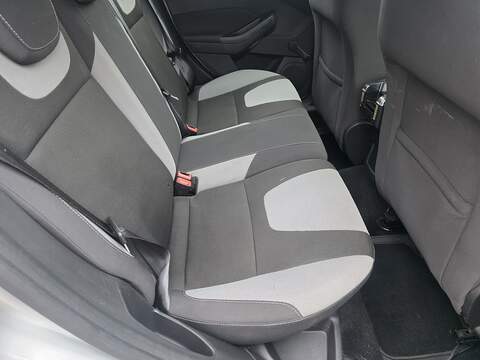 Ford Focus 1.6 Zetec Hatchback 5dr Petrol Powershift Euro 5 (125 ps) - U2147