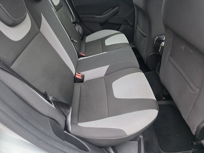 Ford Focus 1.6 Zetec Hatchback 5dr Petrol Powershift Euro 5 (125 ps) - U2147