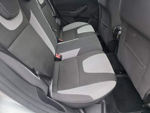 Ford Focus 1.6 Zetec Hatchback 5dr Petrol Powershift Euro 5 (125 ps) - U2147