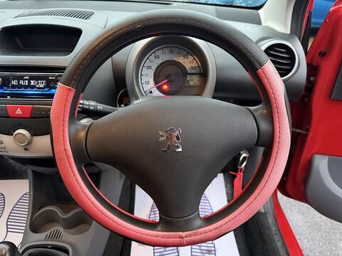 Peugeot 107 1.0 12V Urban Hatchback 5dr Petrol Manual Euro 5 (68 ps) - U2175