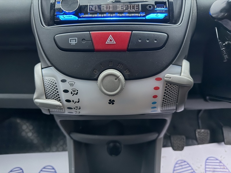 Peugeot 107 1.0 12V Urban Hatchback 5dr Petrol Manual Euro 5 (68 ps) - U2175