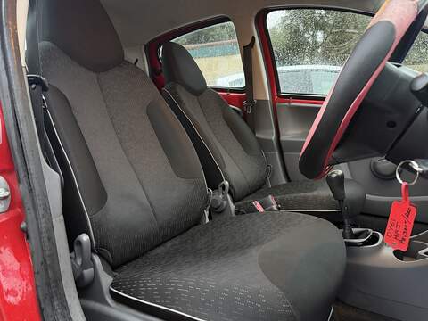 Peugeot 107 1.0 12V Urban Hatchback 5dr Petrol Manual Euro 5 (68 ps) - U2175