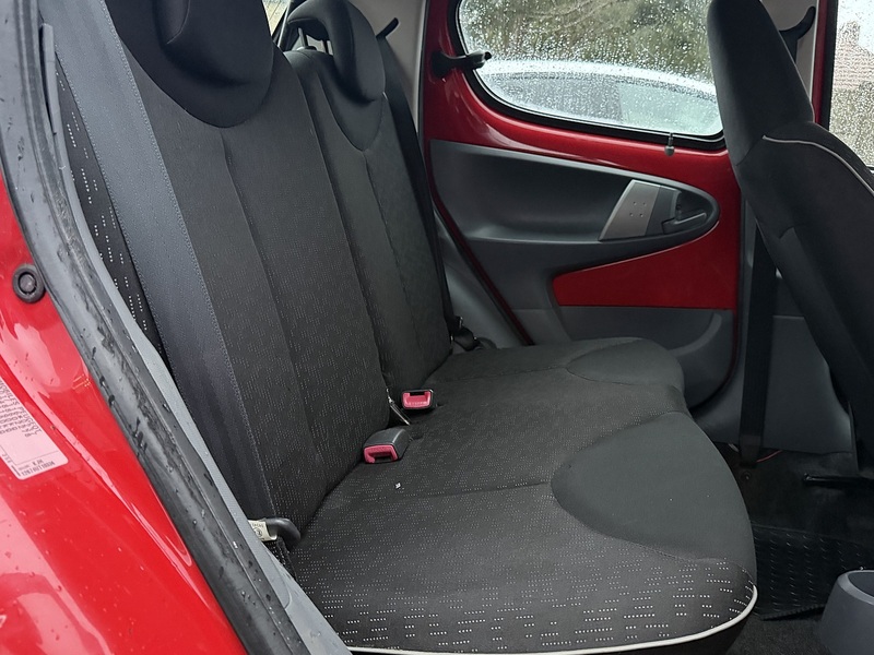 Peugeot 107 1.0 12V Urban Hatchback 5dr Petrol Manual Euro 5 (68 ps) - U2175