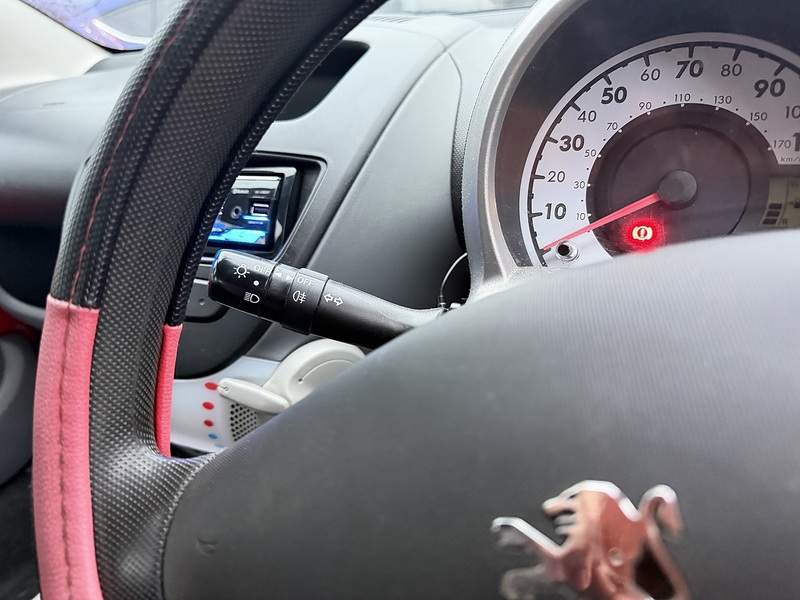 Peugeot 107 1.0 12V Urban Hatchback 5dr Petrol Manual Euro 5 (68 ps) - U2175