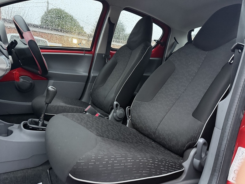 Peugeot 107 1.0 12V Urban Hatchback 5dr Petrol Manual Euro 5 (68 ps) - U2175