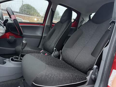 Peugeot 107 1.0 12V Urban Hatchback 5dr Petrol Manual Euro 5 (68 ps) - U2175