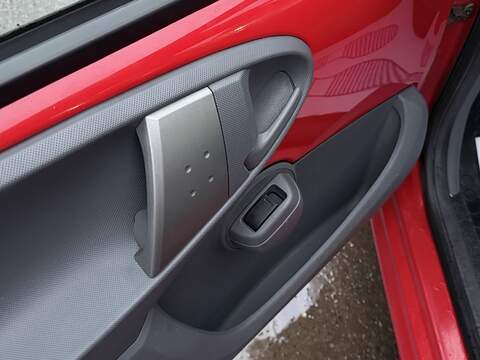 Peugeot 107 1.0 12V Urban Hatchback 5dr Petrol Manual Euro 5 (68 ps) - U2175