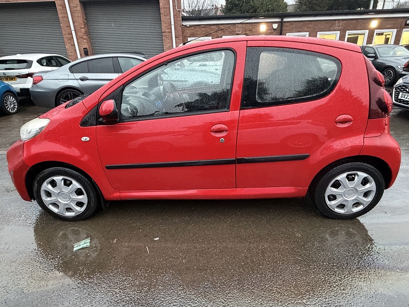 Peugeot 107 1.0 12V Urban Hatchback 5dr Petrol Manual Euro 5 (68 ps) - U2175