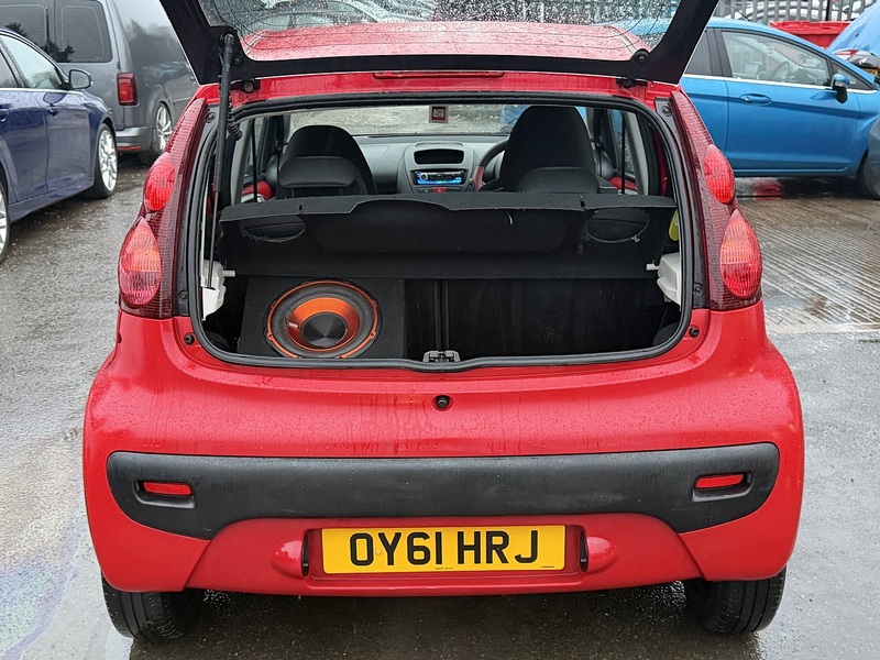 Peugeot 107 1.0 12V Urban Hatchback 5dr Petrol Manual Euro 5 (68 ps) - U2175
