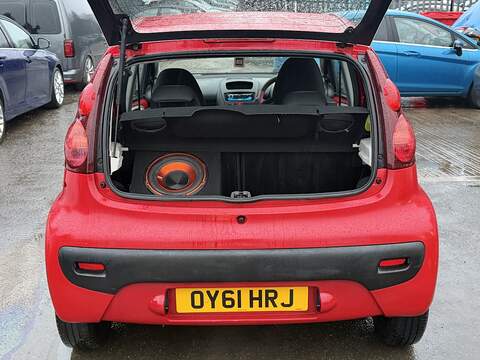Peugeot 107 1.0 12V Urban Hatchback 5dr Petrol Manual Euro 5 (68 ps) - U2175