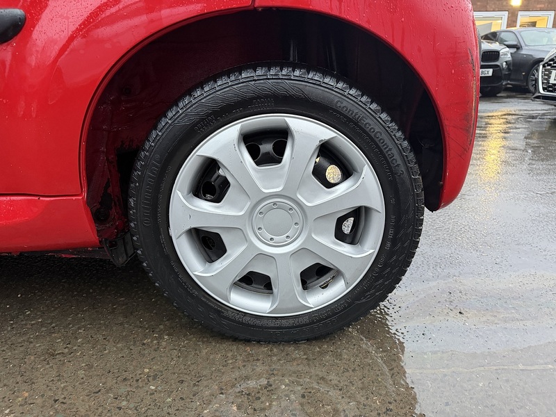 Peugeot 107 1.0 12V Urban Hatchback 5dr Petrol Manual Euro 5 (68 ps) - U2175