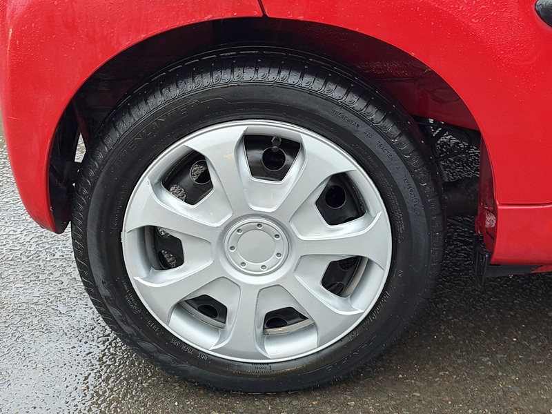 Peugeot 107 1.0 12V Urban Hatchback 5dr Petrol Manual Euro 5 (68 ps) - U2175