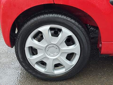 Peugeot 107 1.0 12V Urban Hatchback 5dr Petrol Manual Euro 5 (68 ps) - U2175