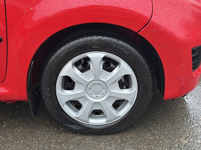 Peugeot 107 1.0 12V Urban Hatchback 5dr Petrol Manual Euro 5 (68 ps) - U2175