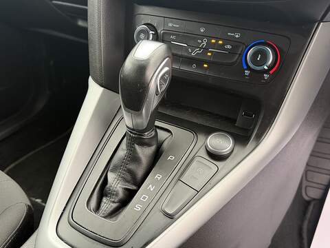 Ford Focus 1.0T EcoBoost Zetec Edition Hatchback 5dr Petrol Auto Euro 6 (s/s) (125 ps) - U2178