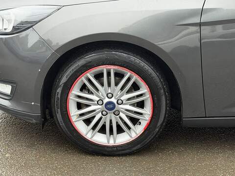Ford Focus 1.0T EcoBoost Zetec Edition Hatchback 5dr Petrol Auto Euro 6 (s/s) (125 ps) - U2178