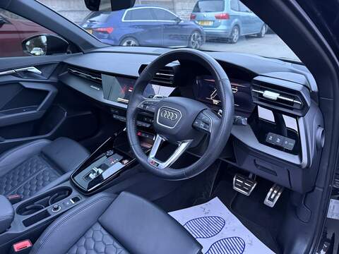 Audi RS3 2.5 TFSI Vorsprung Saloon 4dr Petrol S Tronic quattro Euro 6 (s/s) (400 ps) - U2194