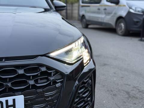 Audi RS3 2.5 TFSI Vorsprung Saloon 4dr Petrol S Tronic quattro Euro 6 (s/s) (400 ps) - U2194