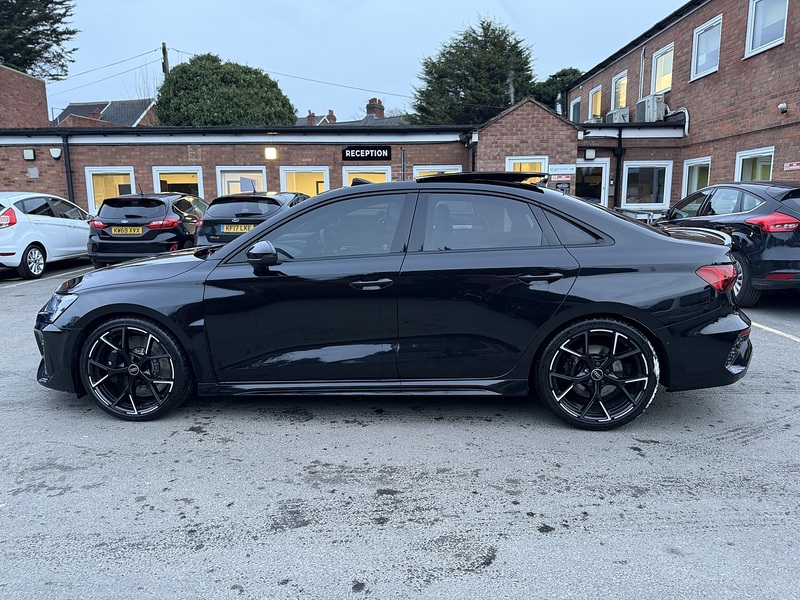 Audi RS3 2.5 TFSI Vorsprung Saloon 4dr Petrol S Tronic quattro Euro 6 (s/s) (400 ps) - U2194