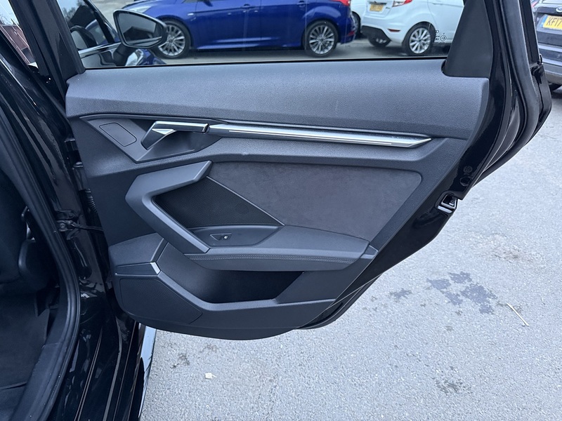 Audi RS3 2.5 TFSI Vorsprung Saloon 4dr Petrol S Tronic quattro Euro 6 (s/s) (400 ps) - U2194