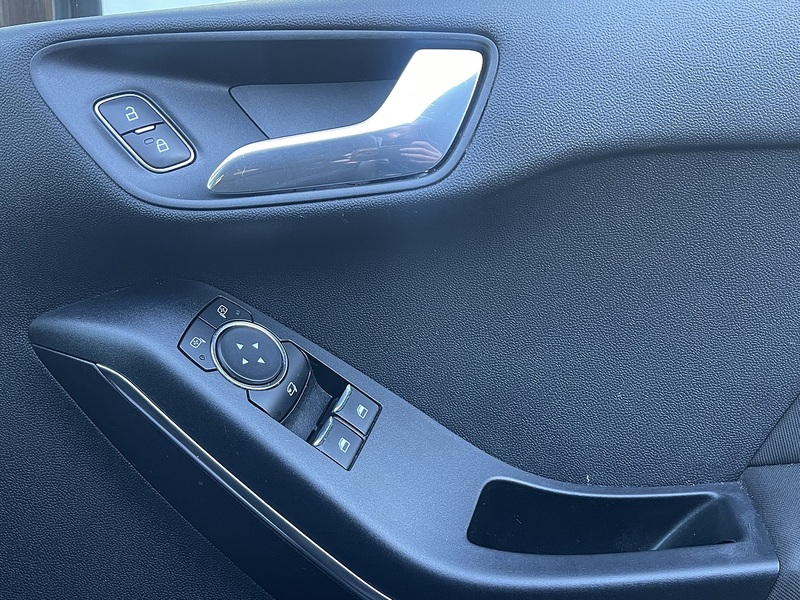 Ford Fiesta 1.0T EcoBoost Titanium Hatchback 5dr Petrol Auto Euro 6 (s/s) (100 ps) - U2213