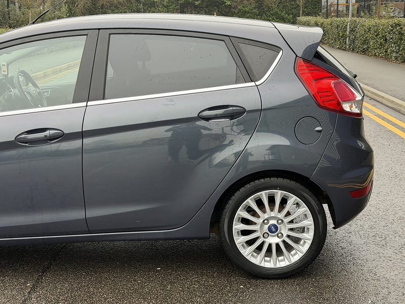 Ford Fiesta 1.0T EcoBoost Titanium Hatchback 5dr Petrol Powershift Euro 5 (100 ps) - U2215