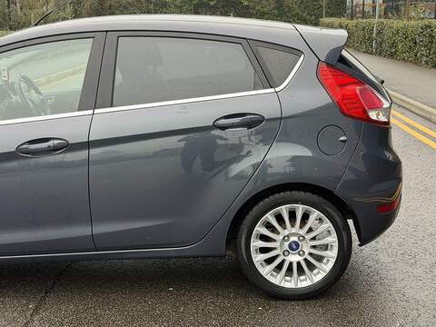 Ford Fiesta 1.0T EcoBoost Titanium Hatchback 5dr Petrol Powershift Euro 5 (100 ps) - U2215