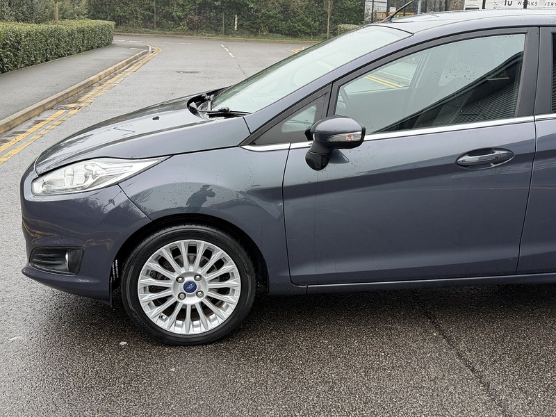 Ford Fiesta 1.0T EcoBoost Titanium Hatchback 5dr Petrol Powershift Euro 5 (100 ps) - U2215