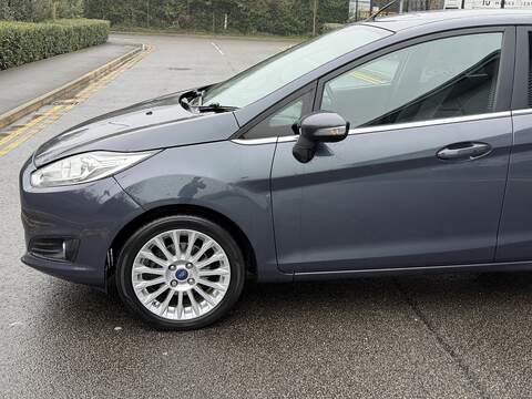 Ford Fiesta 1.0T EcoBoost Titanium Hatchback 5dr Petrol Powershift Euro 5 (100 ps) - U2215