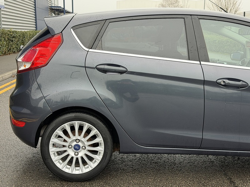 Ford Fiesta 1.0T EcoBoost Titanium Hatchback 5dr Petrol Powershift Euro 5 (100 ps) - U2215