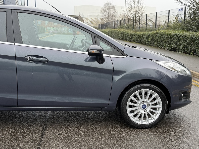 Ford Fiesta 1.0T EcoBoost Titanium Hatchback 5dr Petrol Powershift Euro 5 (100 ps) - U2215