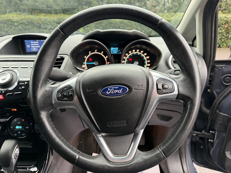 Ford Fiesta 1.0T EcoBoost Titanium Hatchback 5dr Petrol Powershift Euro 5 (100 ps) - U2215
