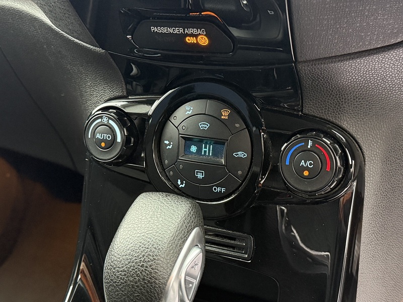 Ford Fiesta 1.0T EcoBoost Titanium Hatchback 5dr Petrol Powershift Euro 5 (100 ps) - U2215