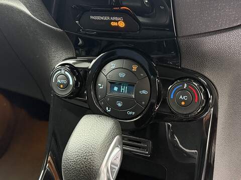 Ford Fiesta 1.0T EcoBoost Titanium Hatchback 5dr Petrol Powershift Euro 5 (100 ps) - U2215