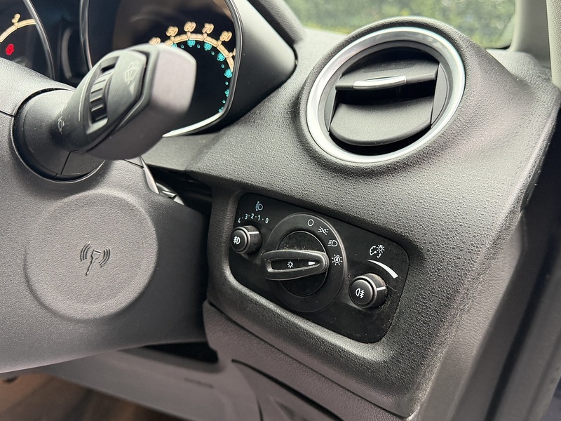 Ford Fiesta 1.0T EcoBoost Titanium Hatchback 5dr Petrol Powershift Euro 5 (100 ps) - U2215