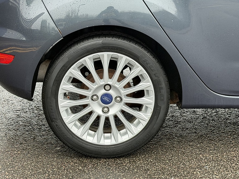 Ford Fiesta 1.0T EcoBoost Titanium Hatchback 5dr Petrol Powershift Euro 5 (100 ps) - U2215