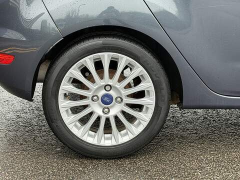 Ford Fiesta 1.0T EcoBoost Titanium Hatchback 5dr Petrol Powershift Euro 5 (100 ps) - U2215