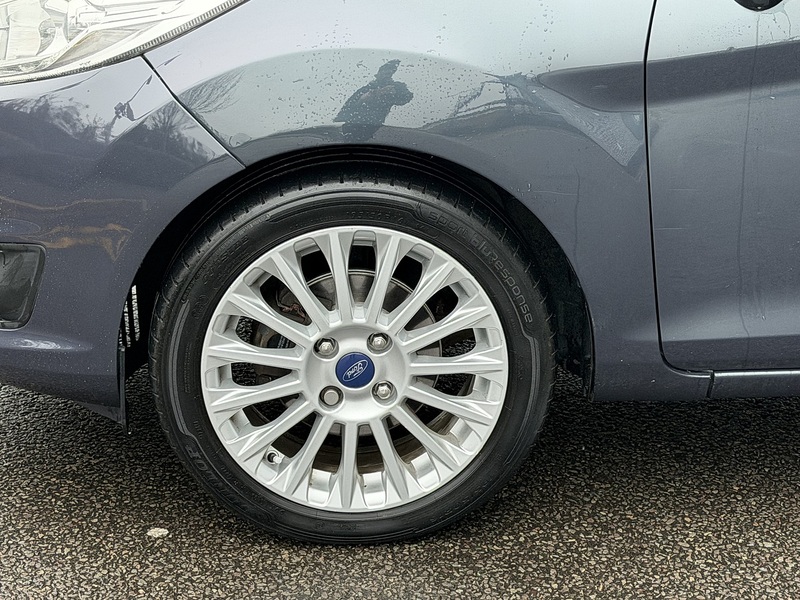 Ford Fiesta 1.0T EcoBoost Titanium Hatchback 5dr Petrol Powershift Euro 5 (100 ps) - U2215