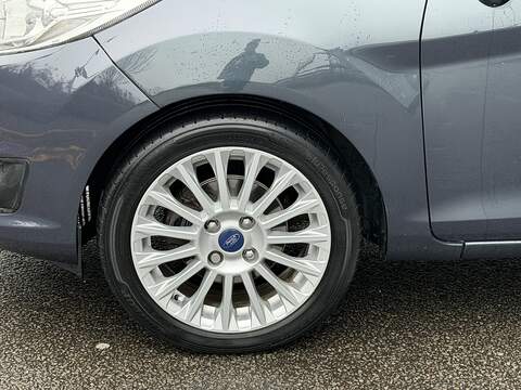 Ford Fiesta 1.0T EcoBoost Titanium Hatchback 5dr Petrol Powershift Euro 5 (100 ps) - U2215