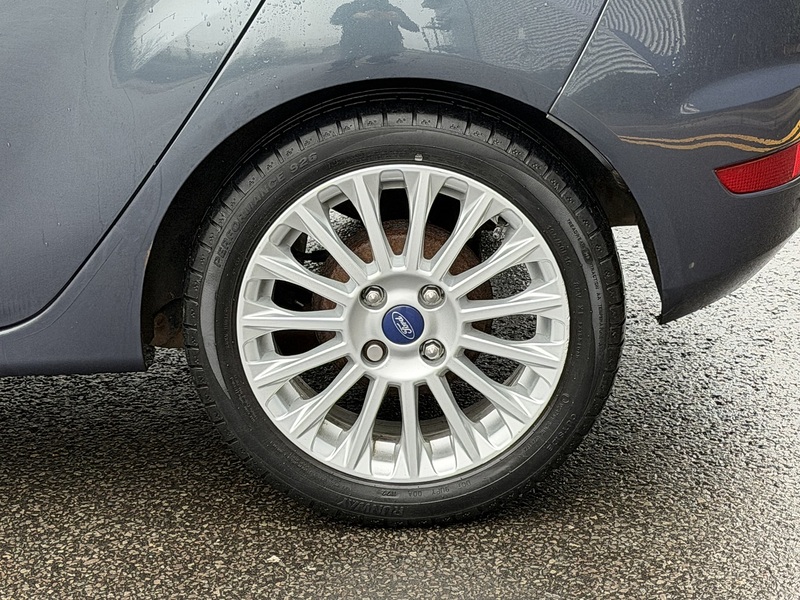 Ford Fiesta 1.0T EcoBoost Titanium Hatchback 5dr Petrol Powershift Euro 5 (100 ps) - U2215