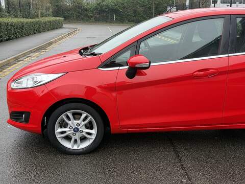 Ford Fiesta 1.0T EcoBoost Zetec Hatchback 5dr Petrol Powershift Euro 5 (100 ps) - U2218