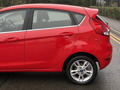 Ford Fiesta 1.0T EcoBoost Zetec Hatchback 5dr Petrol Powershift Euro 5 (100 ps) - U2218