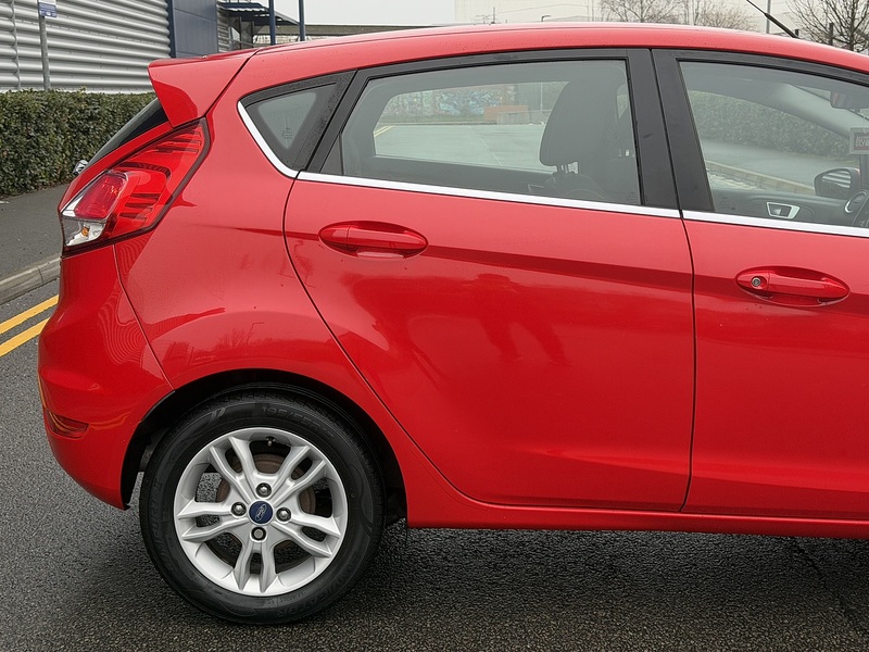 Ford Fiesta 1.0T EcoBoost Zetec Hatchback 5dr Petrol Powershift Euro 5 (100 ps) - U2218