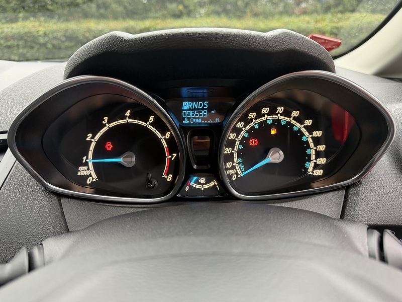 Ford Fiesta 1.0T EcoBoost Zetec Hatchback 5dr Petrol Powershift Euro 5 (100 ps) - U2218