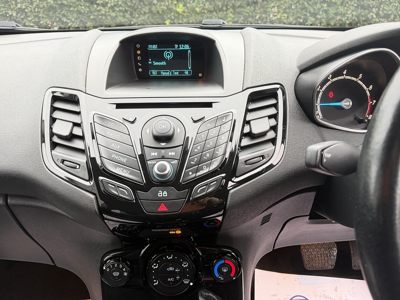 Ford Fiesta 1.0T EcoBoost Zetec Hatchback 5dr Petrol Powershift Euro 5 (100 ps) - U2218